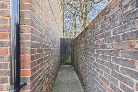Side Access From Front Into Rear Garden