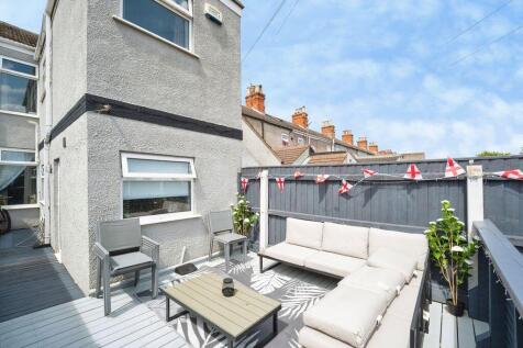 Rear garden pic 3