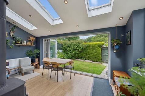 Open Plan Kitchen / Dining Room