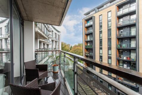 London, E2 - property photo