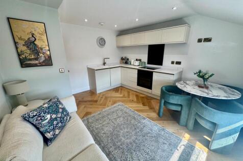 Lounge-kitchen 2.jpg