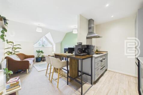 Kitchen Living Area (1).jpg