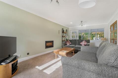 The Paddocks, Bugbrooke