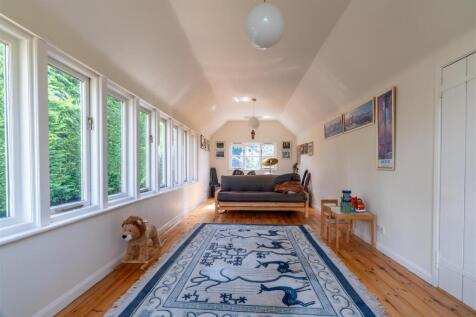 Bedroom Seven/Music Room