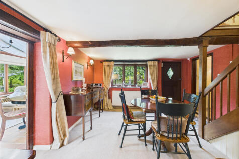 CAM02909G0-PR0428-STILL008