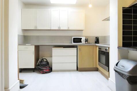 Cavendish Road, London, SW19 photo 5