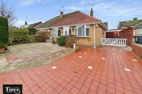 Blackpool, FY3 - property photo