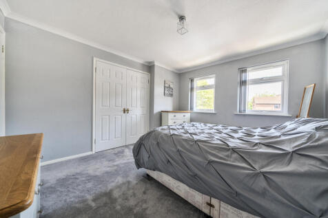 1336431-4-689b4a8...