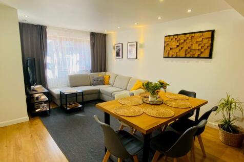 Kestrel Way, Bicester, Oxfordshire photo 4