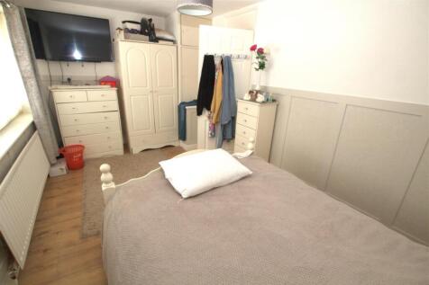 BEDROOM.jpg