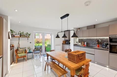 Kitchen (2).jpeg