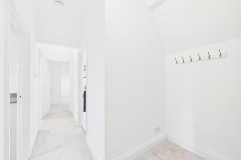 Hall 1.jpg