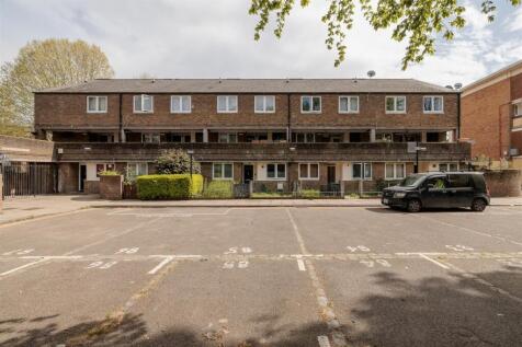 Fairfoot Road, E3