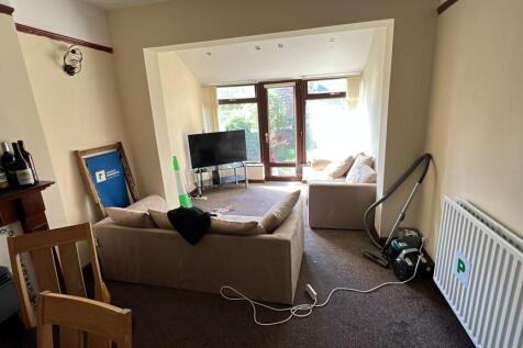 Harlaxton Drive, Nottingham, Nottinghamshire, NG7 photo 3