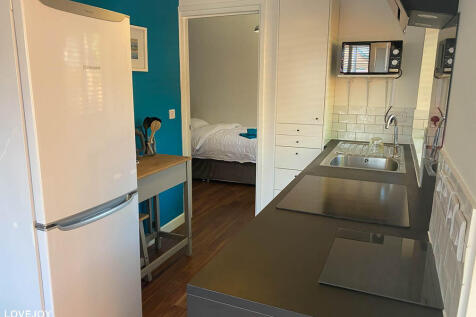1a Newbury Street, Lambourn, RG17 photo 3