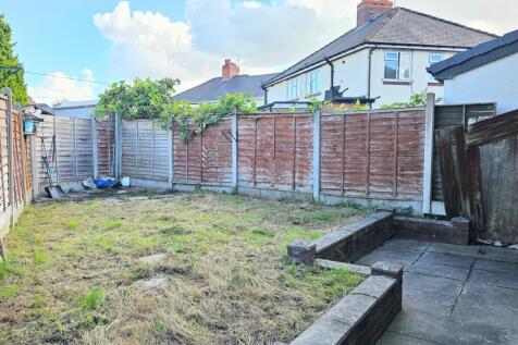 Park Lane, Wednesbury, WS10 photo 5