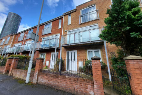 4 bedroom Town House for rent