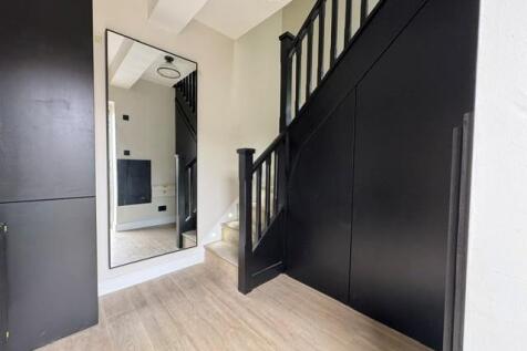 Hallway.jpg