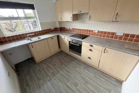 Crown House Apartments, Old Croxton Road, Thetford photo 3