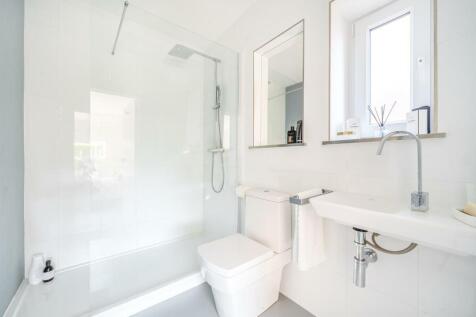 Longrood Road, Rugby