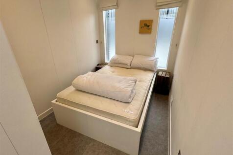 7 Drydock Bedroom