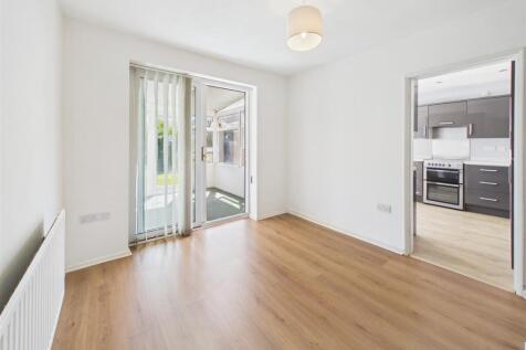 Ellerby Avenue, Clifton, Nottingham photo 3