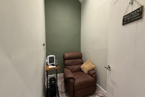 WhatsApp Image 2025-05-29 at 17.46.02 (2).jpeg