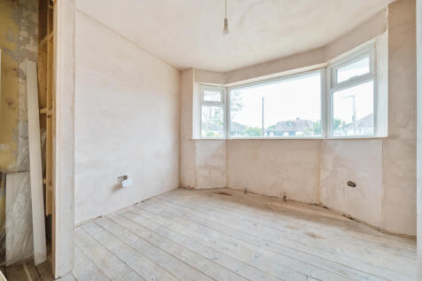 1305373-9-683ef6c...