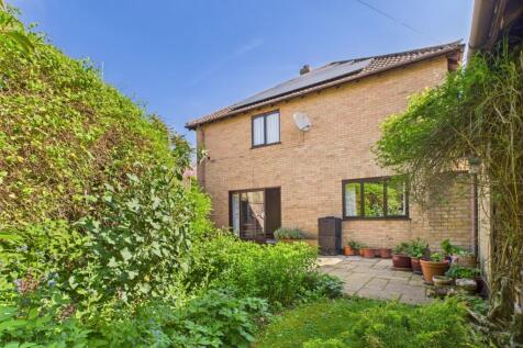 CAM02519G0-PR0268-STILL009