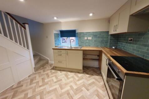 Heath End, Newbury photo 5