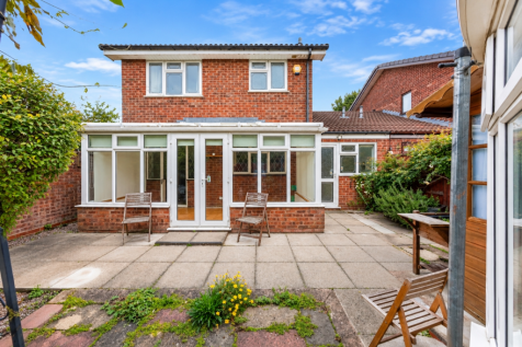 Sunny Brick House Patio and Conservatory