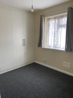 Minet Drive, Hayes photo 4