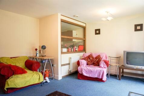 2 Railway Apts photo 4