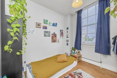 James_Anderson_-_Harvey_Court_Upper_Richmond_Road_