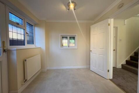 Pevensey Way, Frimley, Camberley, Surrey, GU16 photo 4