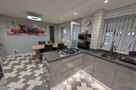 PXL_20251003_0943...