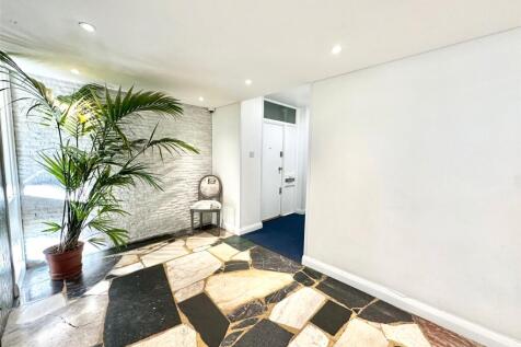 March Court, Warwick Drive, SW15 photo 5