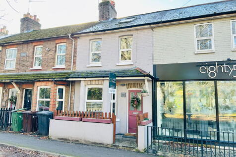 Aldershot, GU12 - property photo