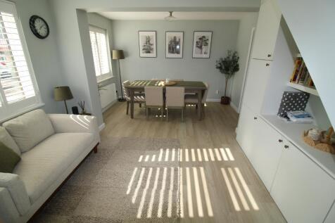 Family Room/ Dining Room