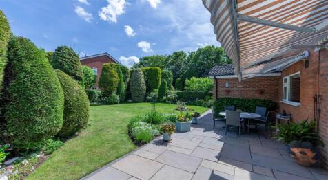 Rear Garden and patio STPP3153-063.jpg