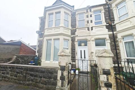 2-bed flat on Top Floor Flat, 1 Pitman Road, Weston-Super-Mare, Somerset, £1,100/mo