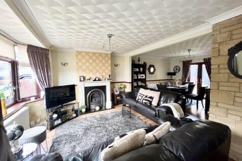 Open concept Lounge/Diner