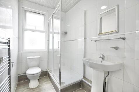 Heigham Road, East Ham, E6 photo 3
