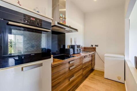 8700105-interior10-800.jpg
