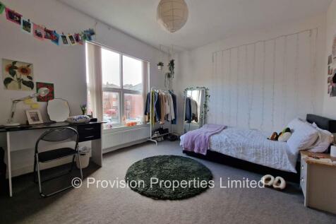 Royal Park Avenue, Hyde Leeds, LS6 photo 3
