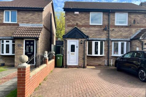2 bedroom Semi Detached for rent