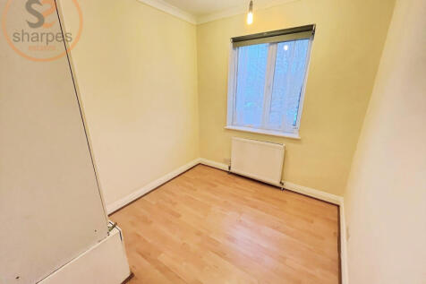 f958d630-13. 20bedroom5