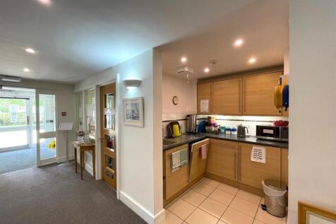 Communal Kitchen Waggoners.jpg