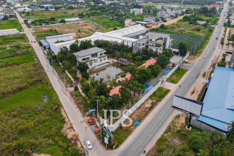 10 Bedroom Luxury Villa  For Sale - Koh Kra Bei, Phnom Penh