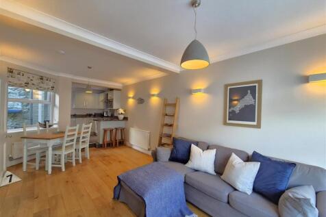 Living room 2.jpg